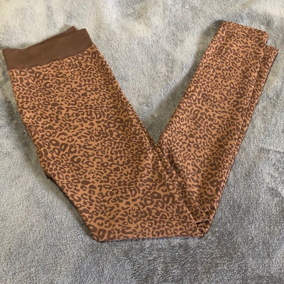 No Boundaries Pants - No boundaries • Brown Leopard Leggings